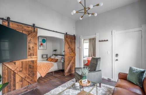 Little Italy Apartment | Mid-Century Modern Retreat in Little Italy