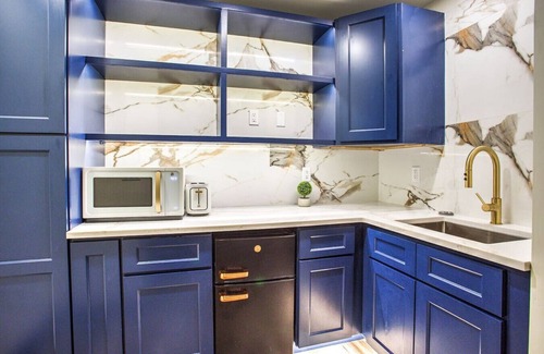 Kalispell Bed & Breakfast | Mid Century-Modern Suite