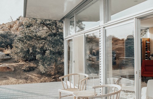 Yucca Valley House | Mid-Century Modern Desert Getaway on 10 Acres