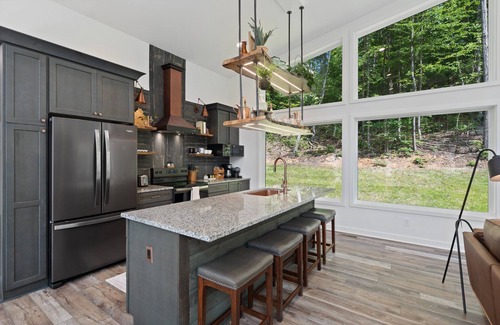 Oakpark House | Mid-Century Modern Woodland Retreat with Hot Tub, Cold Water Plunge, & Fire Pit!