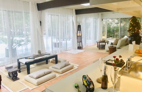 North Stamford House | Mid Century Modern ZEN House with Pool. 50 min from New York City