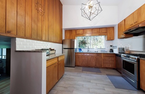 Durango House | Mid Century Mountain Home on 3 acres - 10 Minutes to DGO - AC-Hot Tub-Views