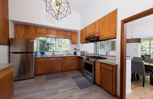 Durango House | Mid Century Mountain Home on 3 acres - 10 Minutes to DGO - AC-Hot Tub-Views