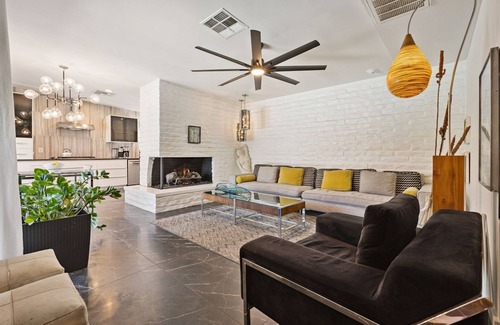 Tahquitz River Estates House | Mid Century Perfection! - Canyon Chic Cottage