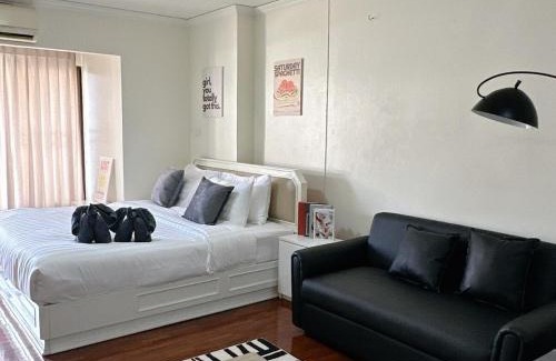 Huay Kaew Apartment | Mid century style near Nimman and Maya