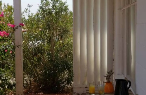 Desert Hot Springs House | Mid-century cinder block bungalow