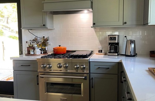 Geyserville House | Mid-century Wine Getaway