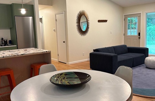 Woodstock House | Mid-Century Woodstock Retreat