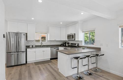 Mid City Bed & Breakfast | Mid-City Charm 2 BR 2 Bath with Parking 1