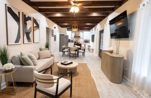 Tulane - Gravier Apartment | Mid City Magic 7