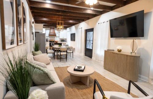 Tulane - Gravier Apartment | Mid City Magic 7