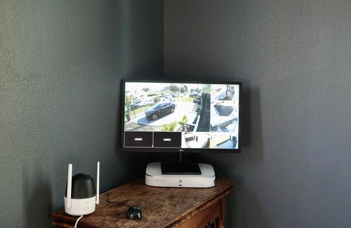 Mid City House | Mid-City Spanish Stylish - Your LA Oasis