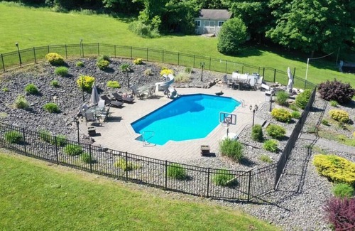 Newburgh Villa | Mid-Hudson Estate: 11 acres, 1 hr to NYC