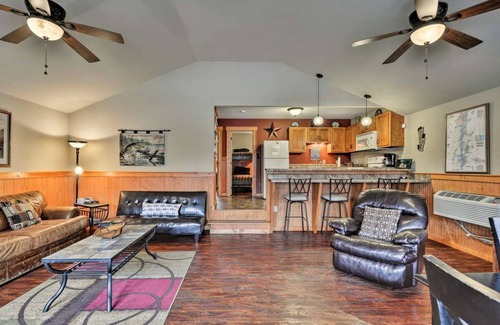 Groveoak Cabin | MID LAKE HIDEAWAY, FISHING FAMILY OUTDOOR FUN