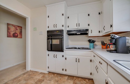 North Newport News House | Mid Peninsula - Easy access to everywhere you want to be!