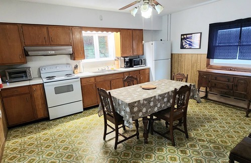 Johnstown House | Mid-term rental. Discount 50% for parties < 3. Minimum stay 30 days