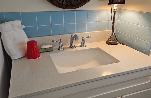 Forty Fort Apartment | MID TERM rental/month to month, 2-bedroom apartment, perfect for professionals