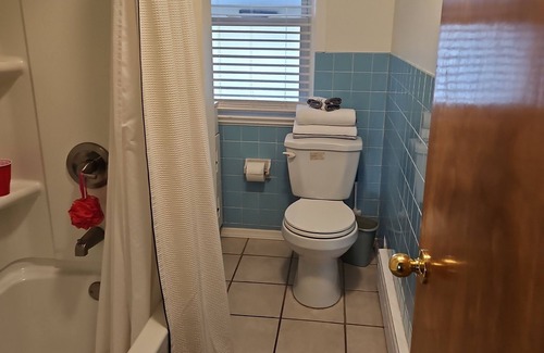 Forty Fort Apartment | MID TERM rental/month to month, 2-bedroom apartment, perfect for professionals