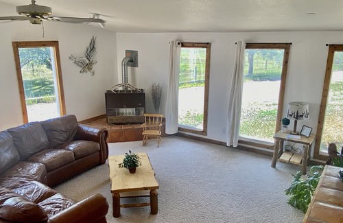 Larkspur House | Mid-terms rental or Family Friendly Getaway