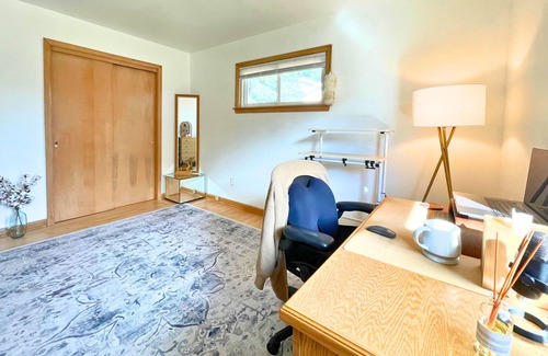 Marquette House | Mid to Long Term Charming 2-bedroom house in enchanting Marquette with WiFi