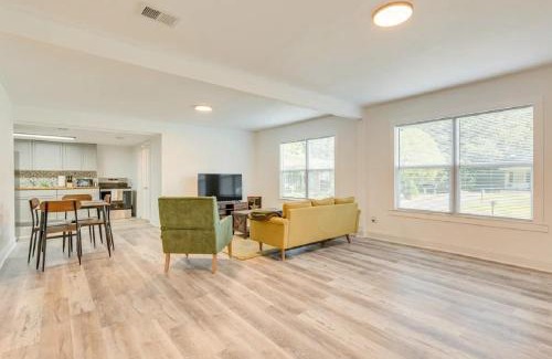 Mobile House | Mid-Town Cave for 6 Guests 3 Bedroom 1 Bath