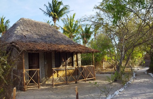Gede Bed & Breakfast | Mida Creek Eco Camp 1