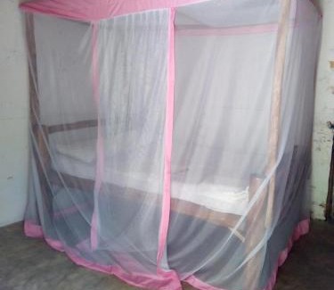 Gede Bed & Breakfast | Mida Creek Eco Camp - relax in cosy cottage