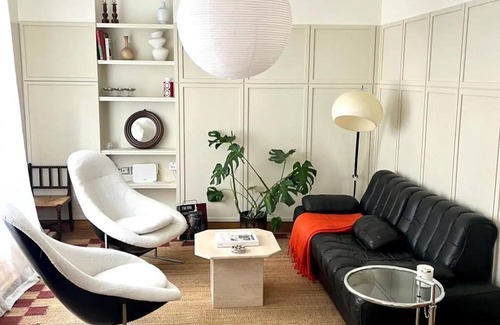 Farringdon Condo | Midcentury apartment in the heart of London