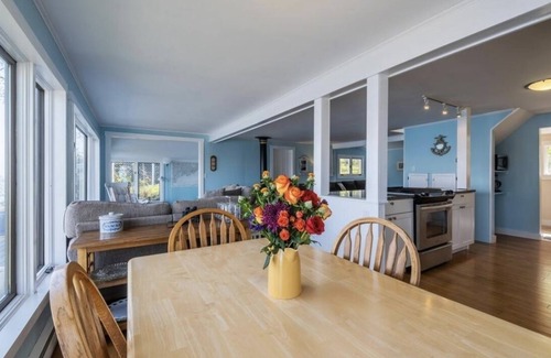 Chamberlain Cottage | Midcoast Oceanfront Cottage