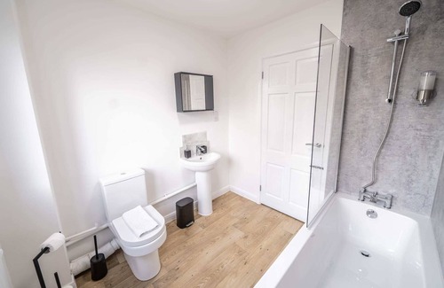 Didcot House | Middle Ashbrook - up to 6 bed - 3.5 bathrooms