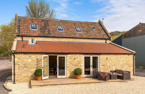 Dyrham House | Middle Barn