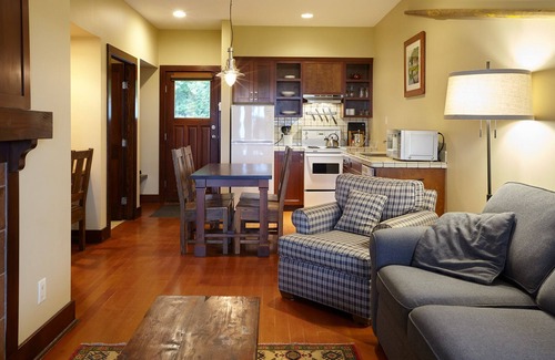 Tofino Cabin | Middle Beach Lodge