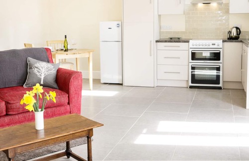 Stoney Stretton House | MIDDLE COTTAGE, pet friendly, character holiday cottage in Westbury