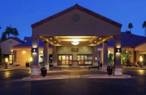Las Vegas Condo | Middle of VEGAS CES EDC SPHERE, on GRAND PRIX track 2b2b Suites walk to Strip