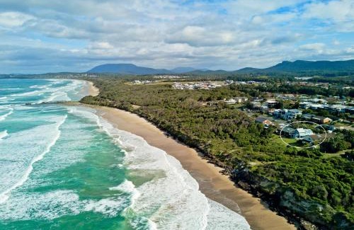 Lake Cathie House | Middle Rock Beach House - Beach Front, Lake Cathie