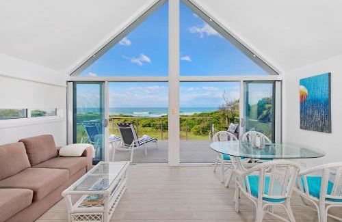 Lake Cathie House | Middle Rock Beach House - Beach Front, Lake Cathie