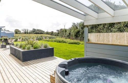 Braunton House | Middle Thorne, Great Field Lodges