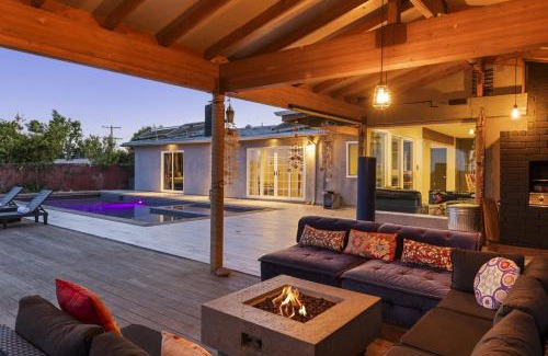 West Hills House | Middlebury Heights with Pool