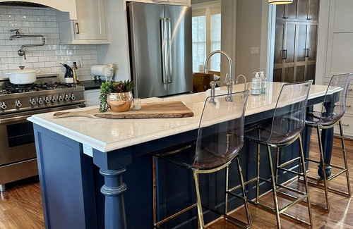 Middlebury - Warren House | Middlebury, VT Newly renovated four bedroom Luxury Home (sleeps 8)