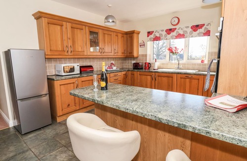 Malton Cottage | MIDDLEGATE, pet friendly, with open fire in Malton