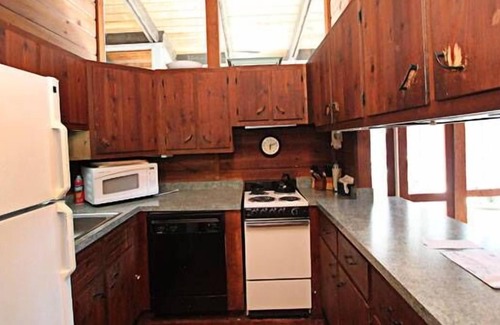 Bethany Beach House | Middlesex Beach house w/outside shower, grill & community private beach