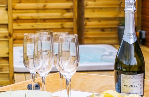 Kiplin Cabin | MIDDLESEX LODGE, pet friendly, character holiday cottage in Kiplin