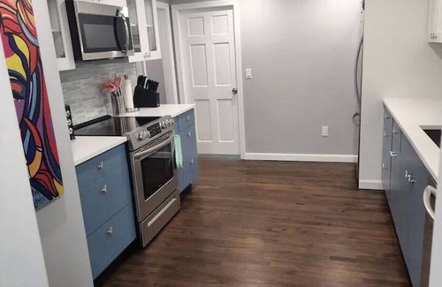 Newport East Apartment | Middletown Modern Apartment - RIBryan Property