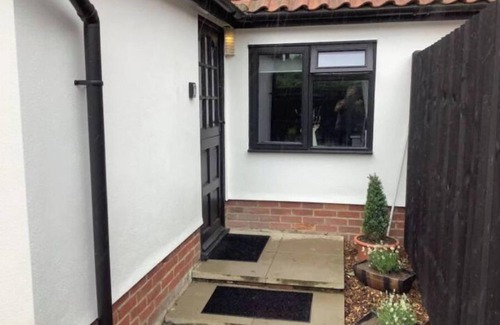 Harleston Cottage | Middletree ideal modern cottage pet friendly