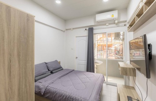 Bang Chan Hotel | MiddleWay House