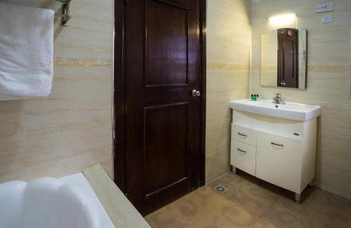 Cantonments Hotel | Midindi Hotel