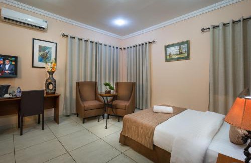 Cantonments Hotel | Midindi Hotel