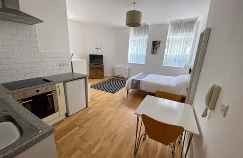 Oadby Apartment | Midland apartments- Open plan