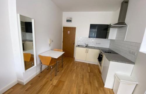 Oadby Apartment | Midland apartments- Open plan