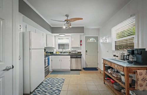 Southern Pines House | Midland Pines Getaway! 3 bedroom stylish & cozy Cottage minutes to golf & dining
